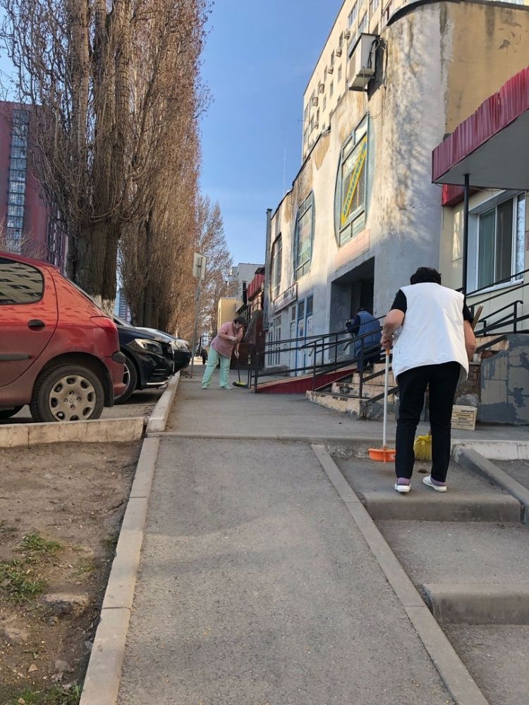 Весна традиционное время субботников. Наш коллектив принял активное участие в данном мероприятии